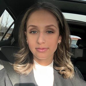 Meet your Posher, Lauryn